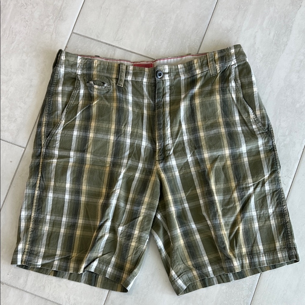 Arrow Men's Green Plaid Shorts Size 34